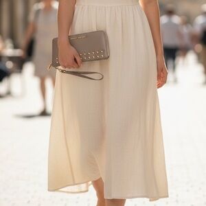 NEW•Badgley Mischka•Taupe Beige Wallet & Gold Stud Accents